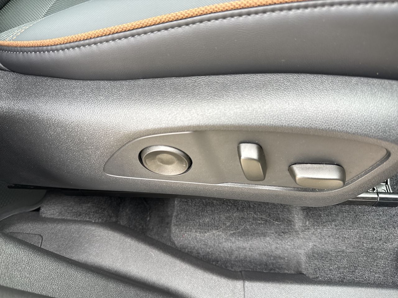 2025 GMC Acadia AT4