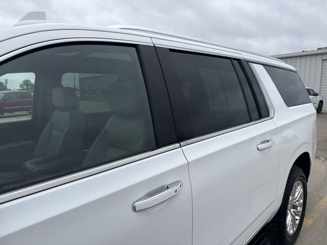 2023 GMC Yukon XL SLT