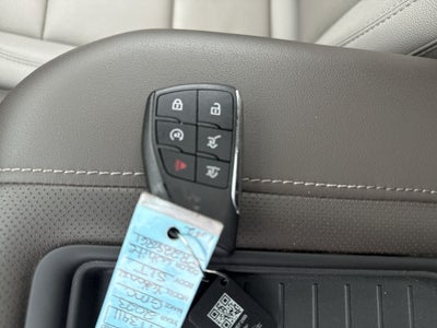 2023 GMC Yukon XL SLT