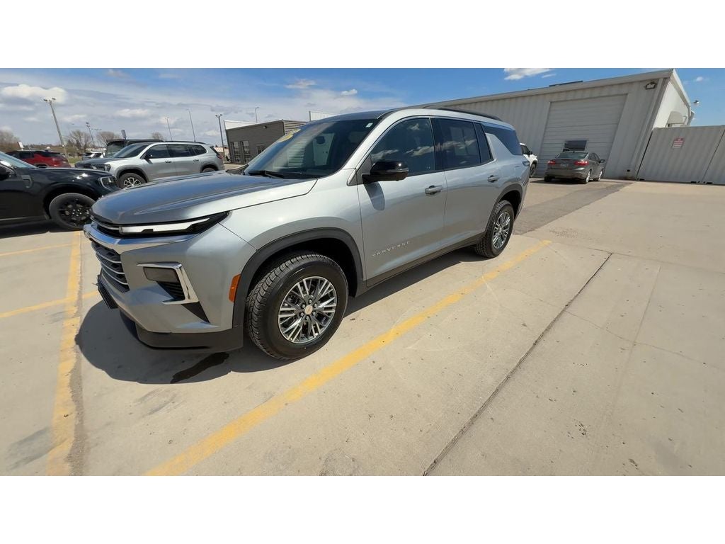 2024 Chevrolet Traverse LT