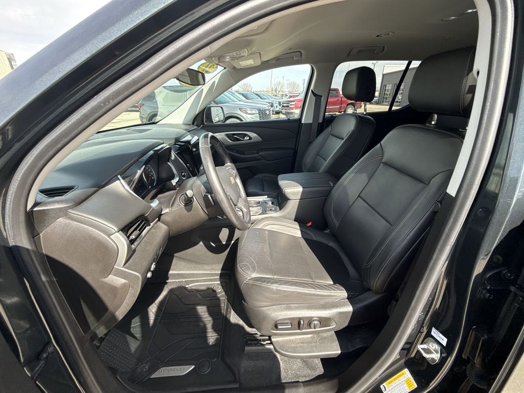 2021 Chevrolet Traverse LT Leather